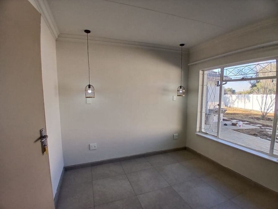 To Let 4 Bedroom Property for Rent in Pellissier Free State